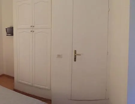 Ave Oda ve Kahvaltı Roma