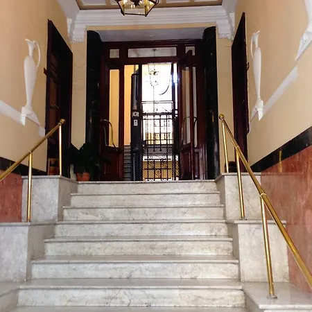 Nocleg ze śniadaniem Ave 5*