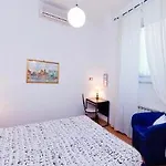 Ave Bed & Breakfast