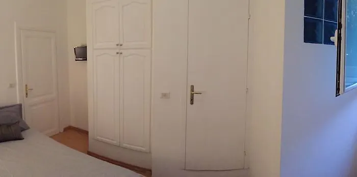 Ave Bed and breakfast Roma